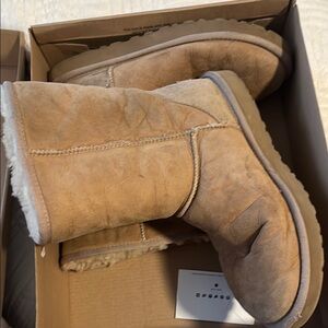 Ugg boots. Worn. Size 9 women Tan Shearling Lined Boots